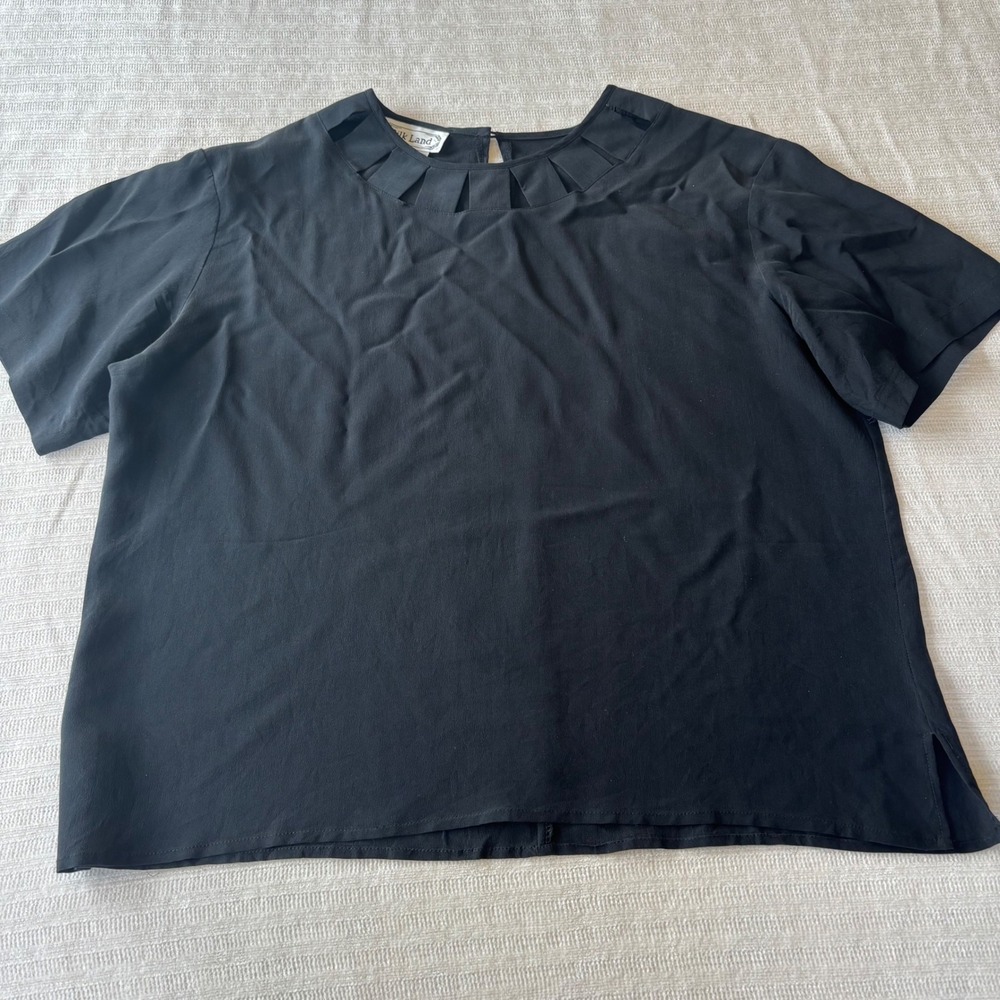 Vintage Silk Land Black 100% Pure Silk Short‎ Sleeve Blouse Pleated Cutout Neck